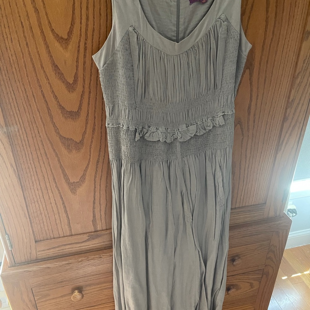Light airy cotton/linen maxi dress, small. Never worn, bought in the Hamptons.